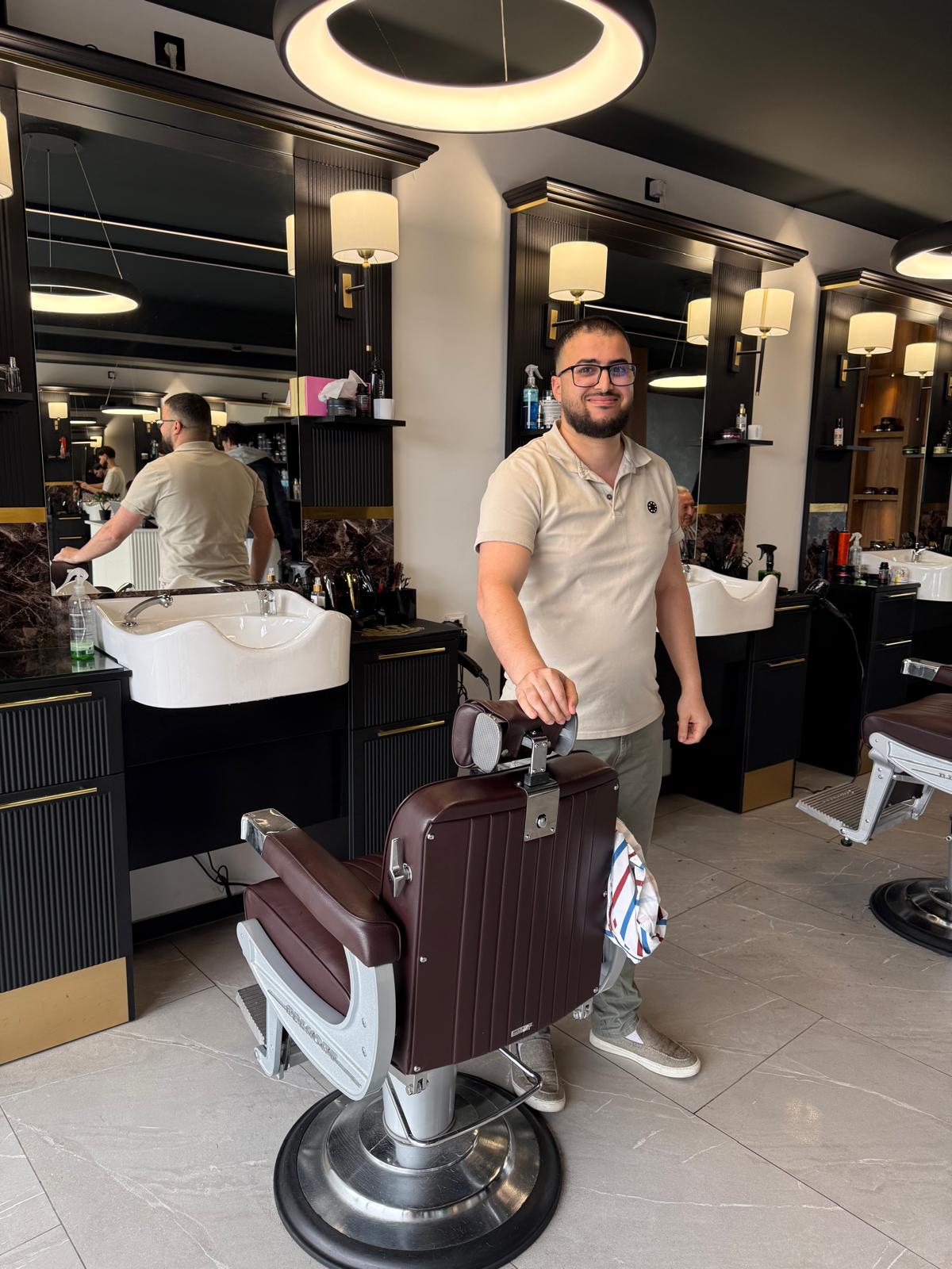 Portret van Hakim, Barber Specialist bij H&E Kappers
