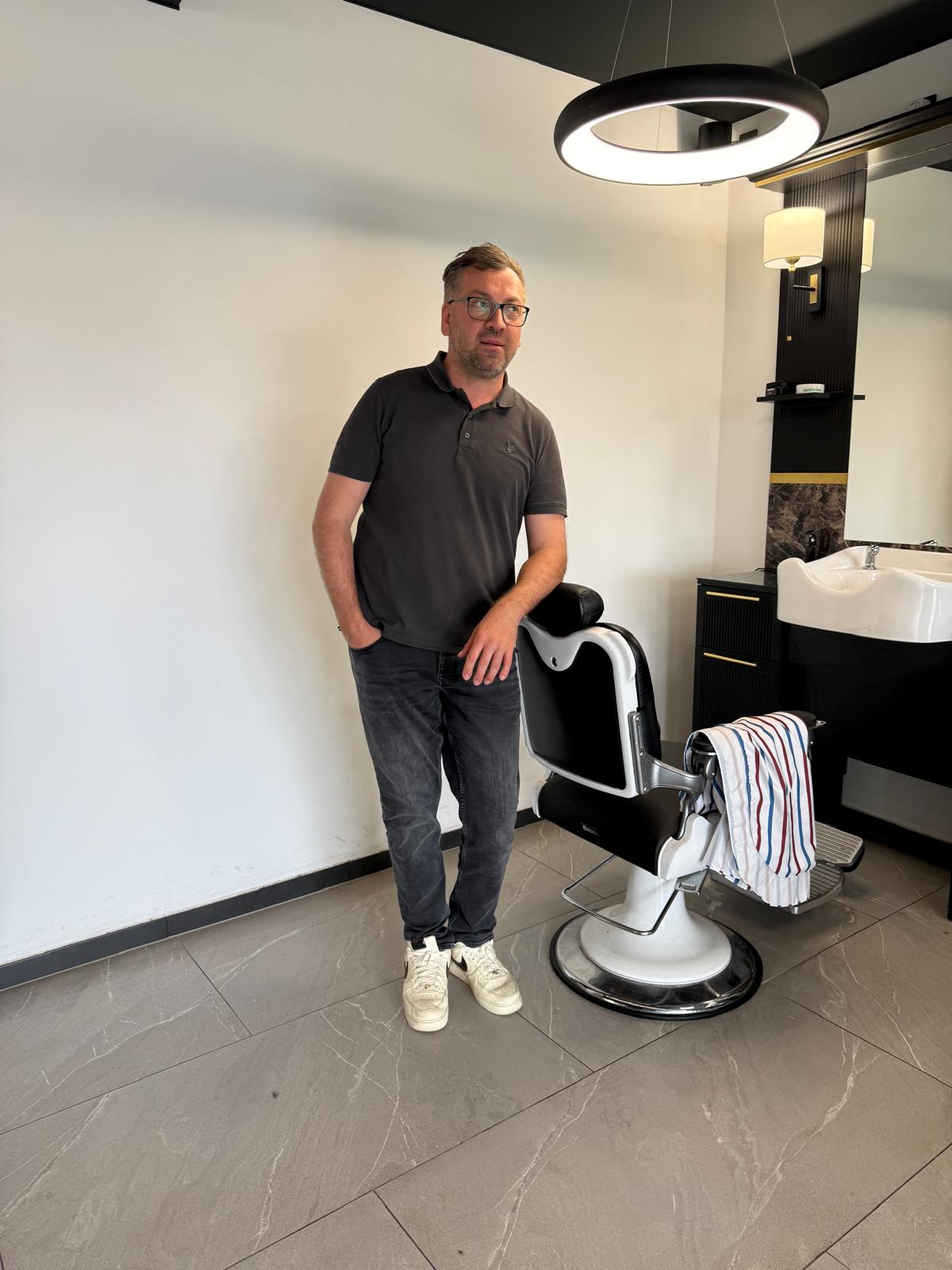 Portret van Hasim, Oprichter & Master Barber bij H&E Kappers